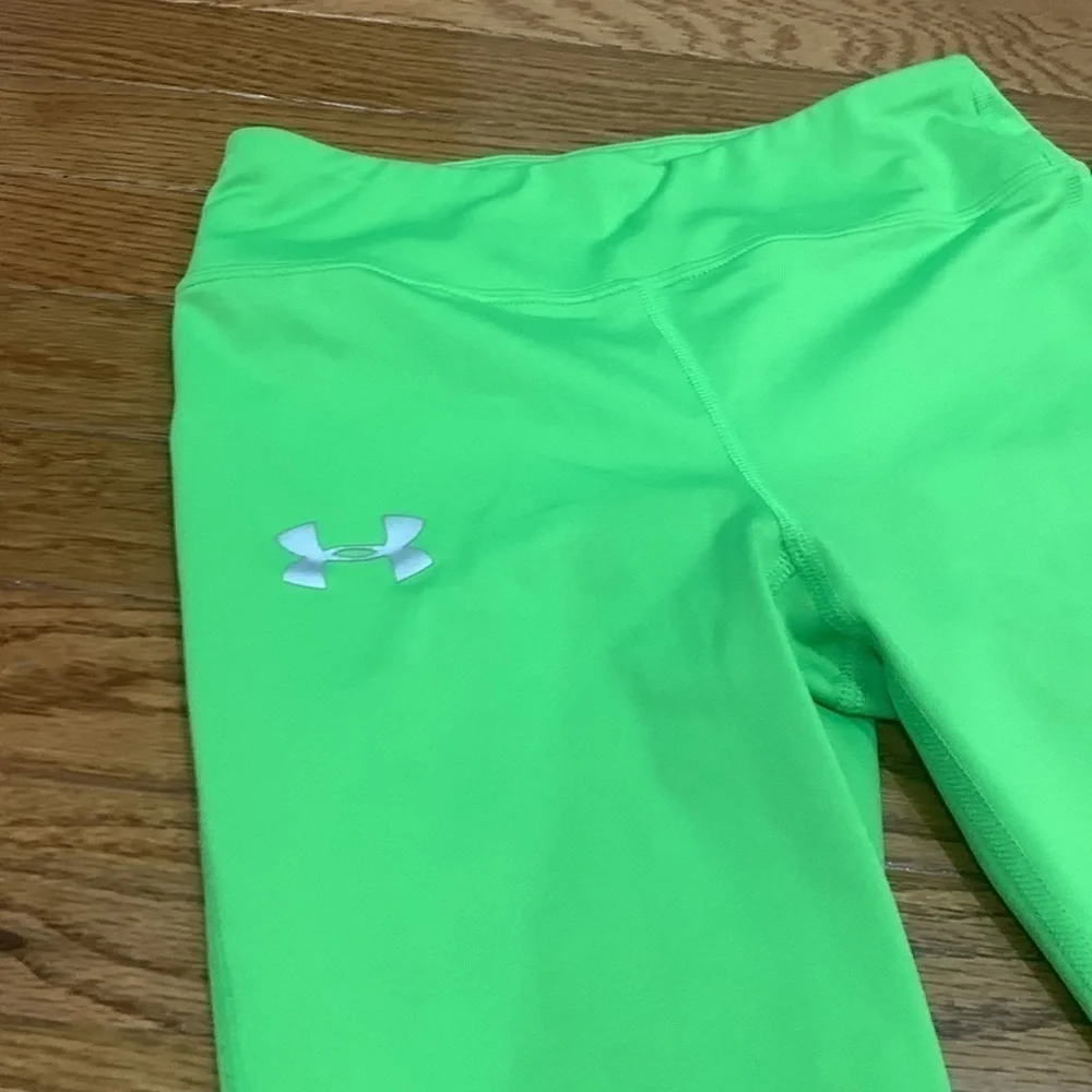 Under Armour Fitted capris lime green youth medium